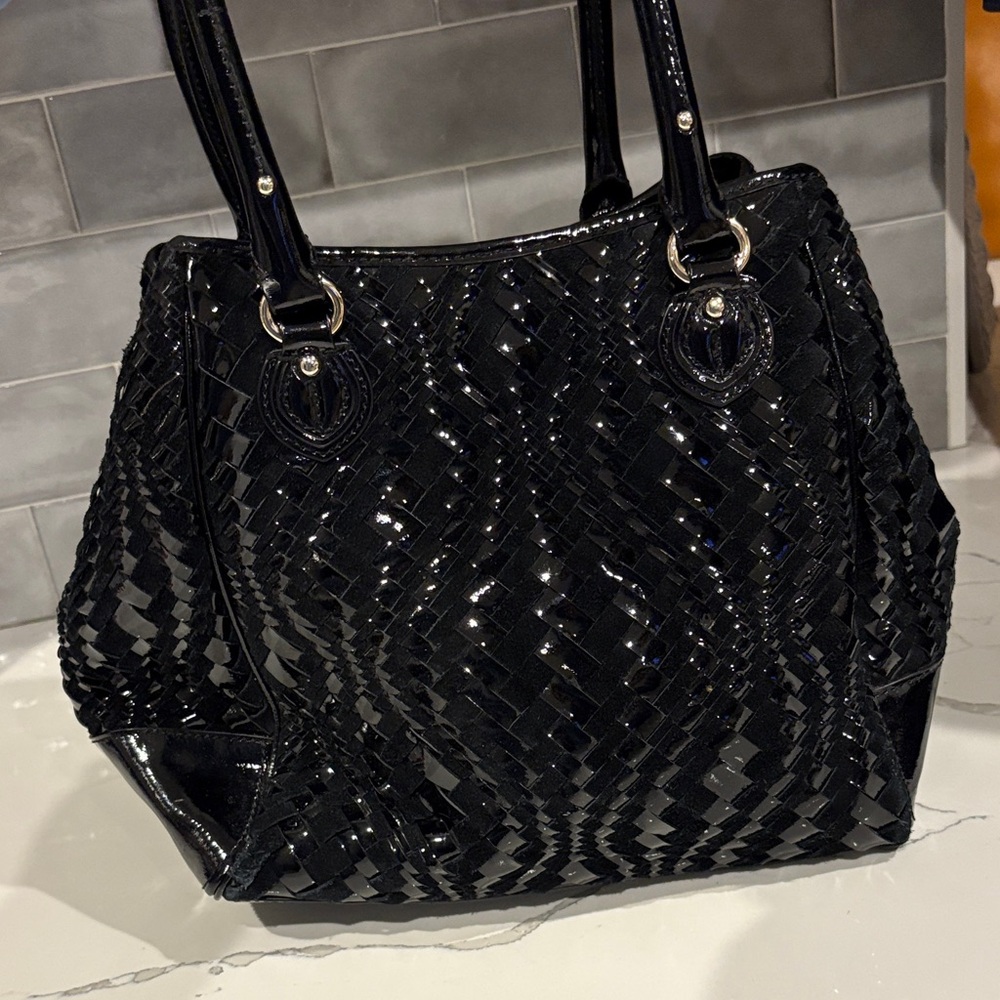 Cole Haan Black Woven Patent Leather & Suede Shoulder Bag, Purple Lining. - Picture 4 of 9